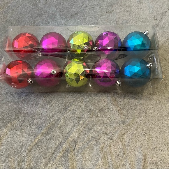 NWT 2 Packs of 5 count Bright Colors Shatterproof Ornaments With Strings - Picture 1 of 4